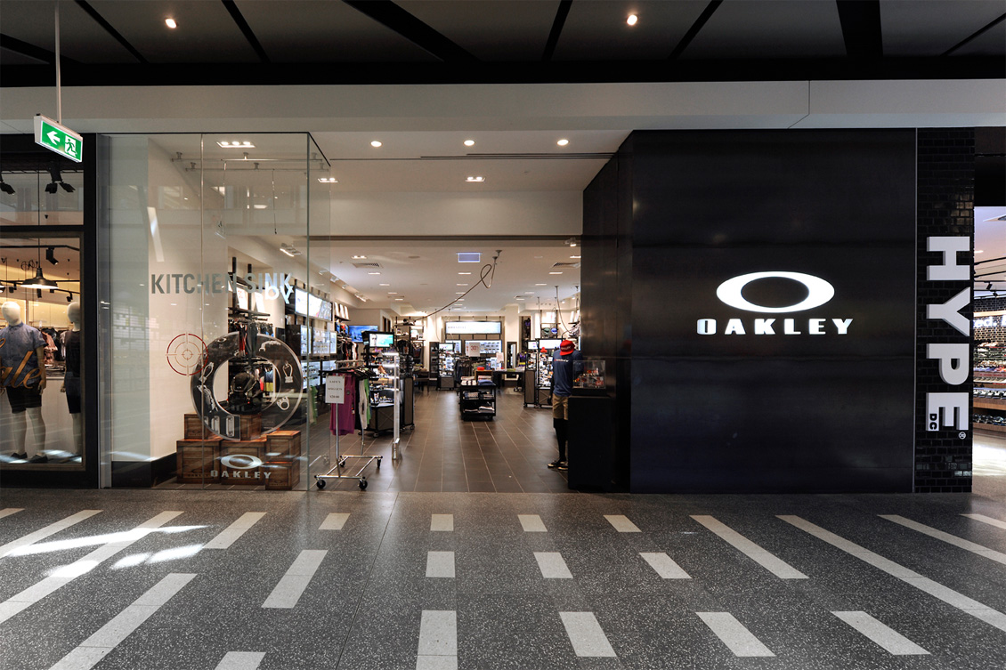 oakley stores off 79 