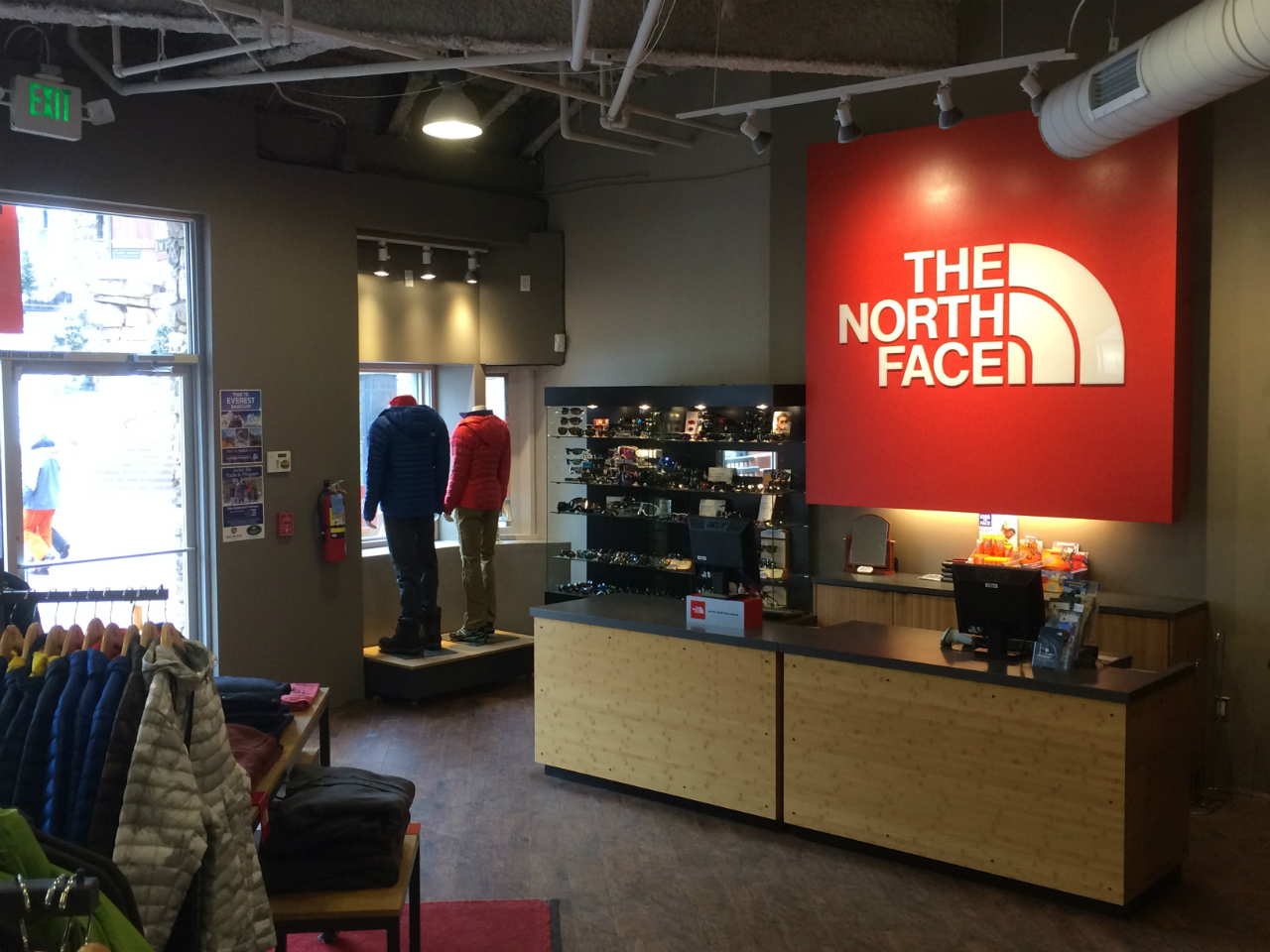 hello the north face store