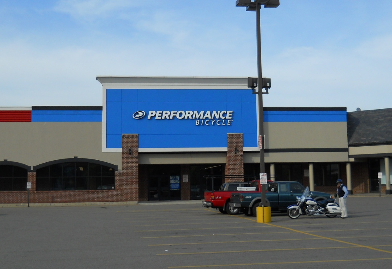 performance bike store hours